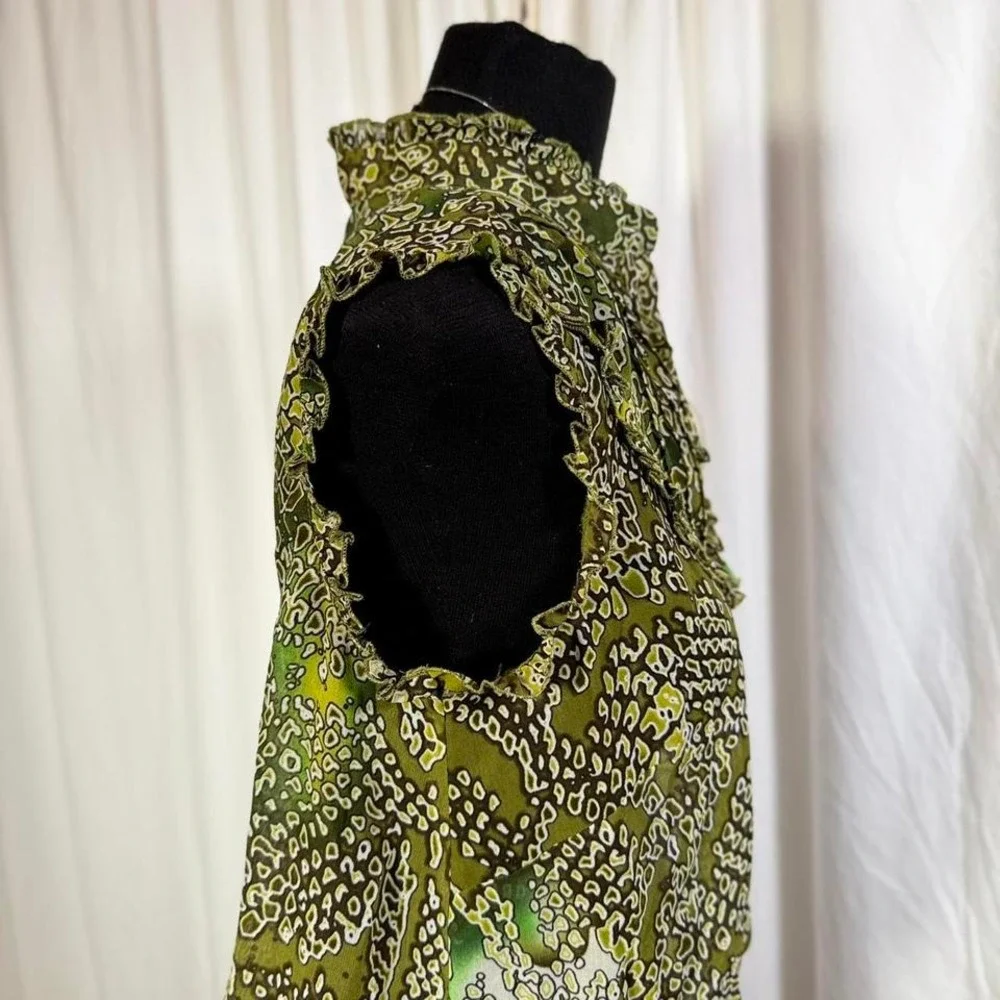 Green Ruffle Mock Neck Sleeveless Top –‎ Size S